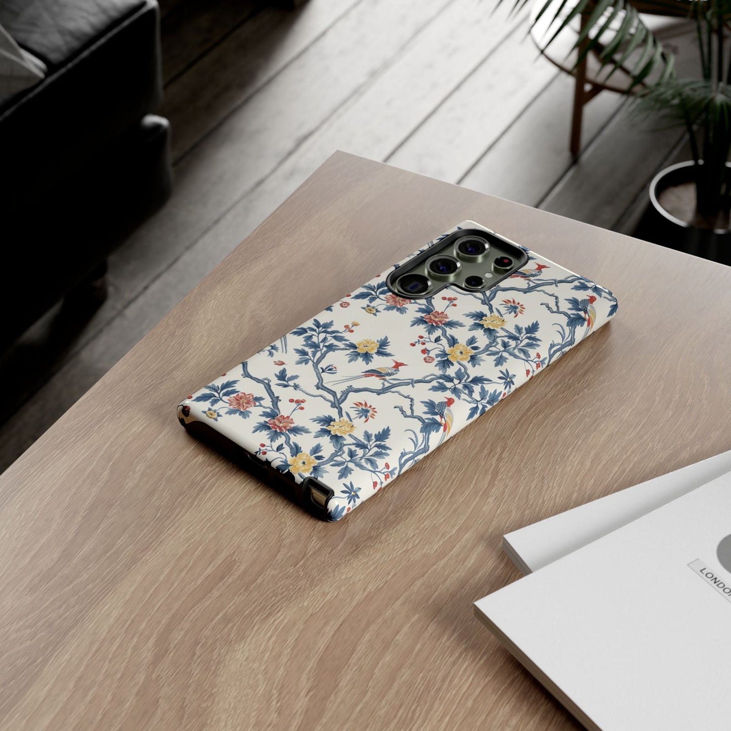 Elegant Chinoiserie-Patterned Protective Phone Case